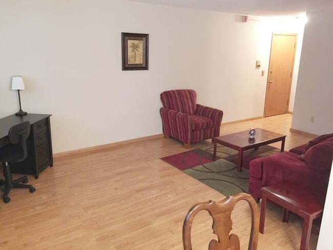 1815 21st Ave S Unit 1815-101 Duster Rental