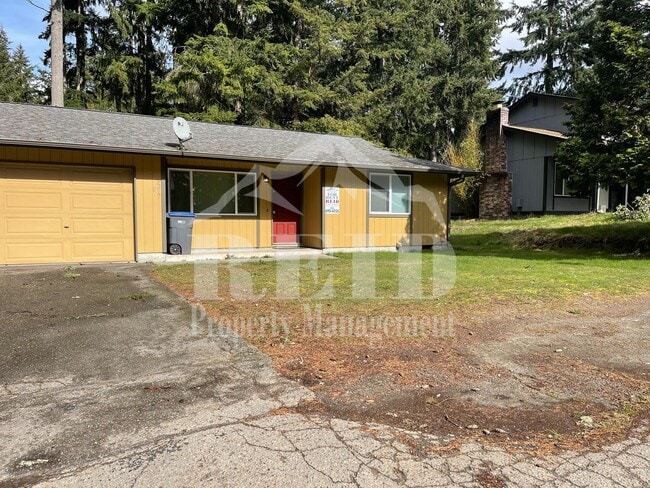 DUPLEX - 2 BED 1 BATH WITH 1 CAR GARAGE IN CENTRAL PORT ORCHARD! - DUPLEX - 2 BED 1 BATH WITH 1 CAR GARAGE IN CENTRAL PORT ORCHARD! Unit 2