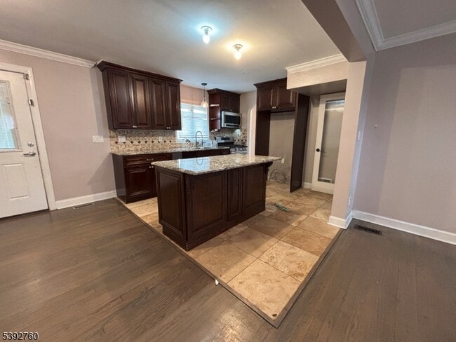 Photo - 130 Birchwood Rd