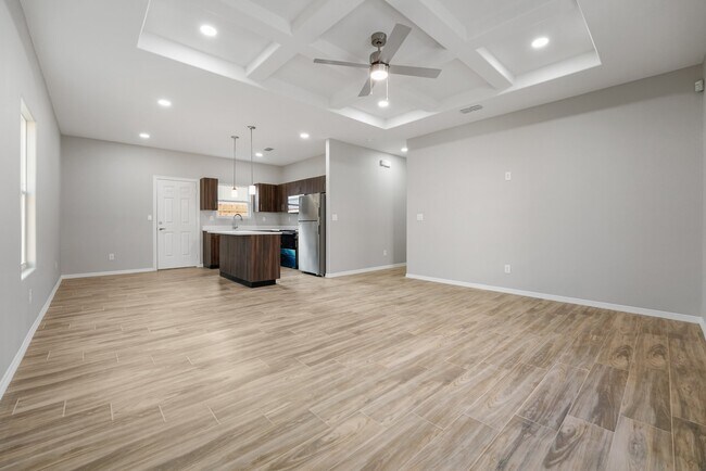 Photo - 84 E La Vista Ave Unidad 3