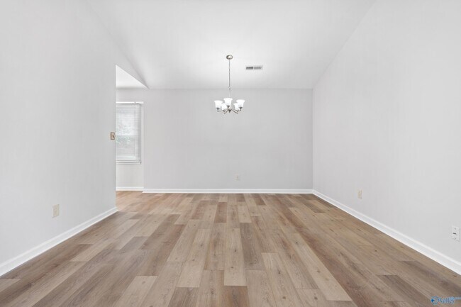 Photo - 1008 Fieldstone Ct SE