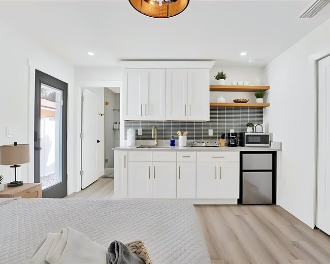 Photo - 2905 W Collins St Unit 2
