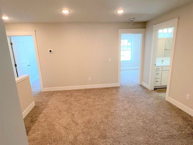 Photo - 4 Bed 2.5 Bath Townhome