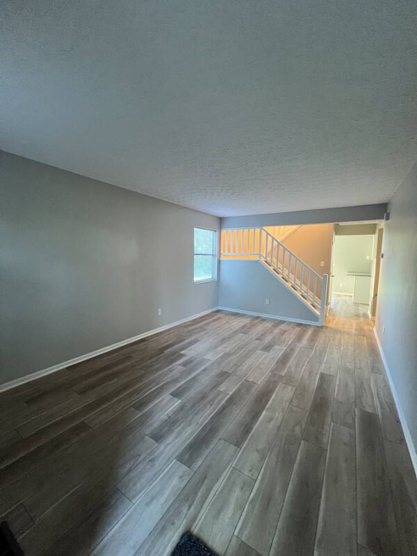 Photo - 3907 Heatherglen Dr