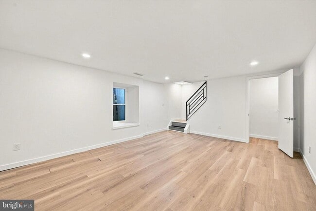 Photo - 400 N Front St Unit E