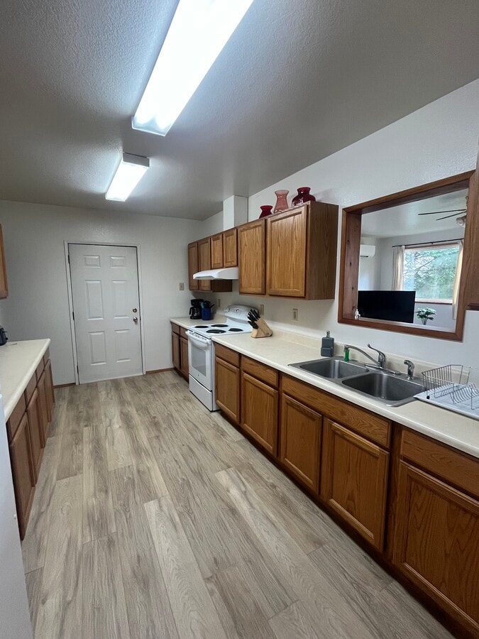 Photo - 5711 S Tongass Hwy Unit B