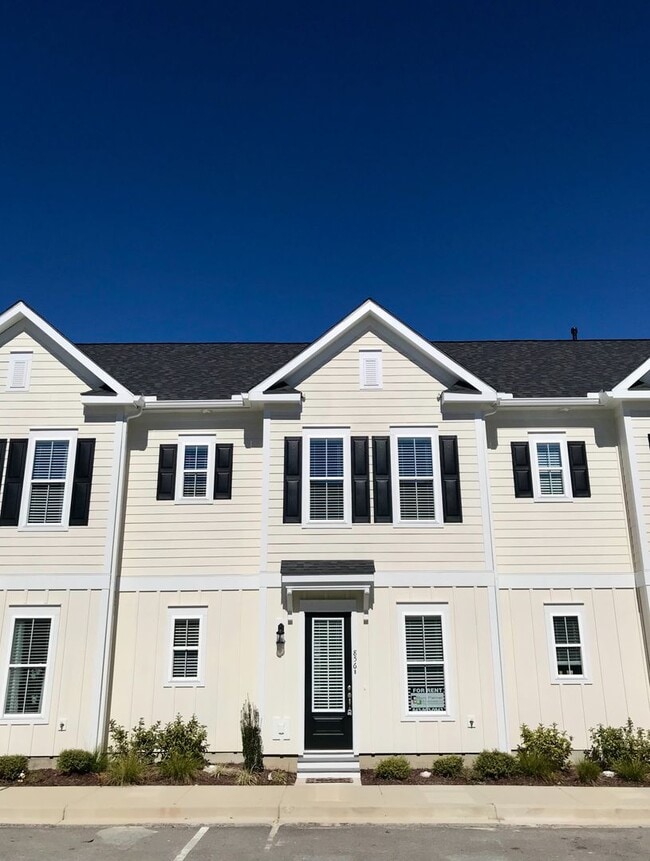 Photo - LUXURIOUS HIGH-END 2-story townhome in Market Common - walk to everything!