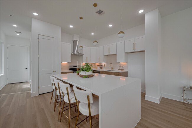 Photo - 778 Mansfield St
