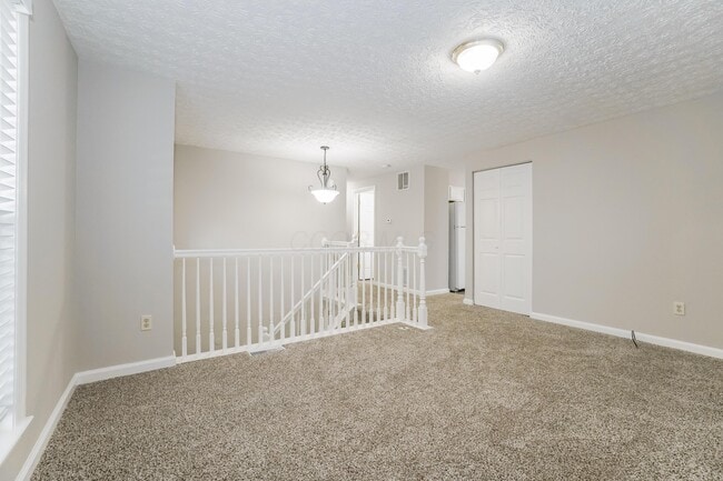 Photo - 6976 Endsleigh Dr