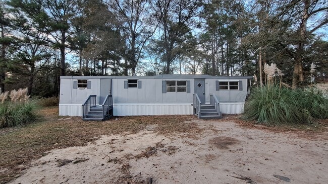 Building Photo - 613 4th St