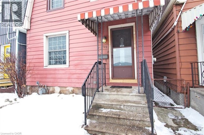 Photo - 129 Hillyard St