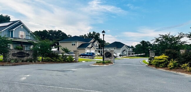 Photo - 37 Evan Wade Ct