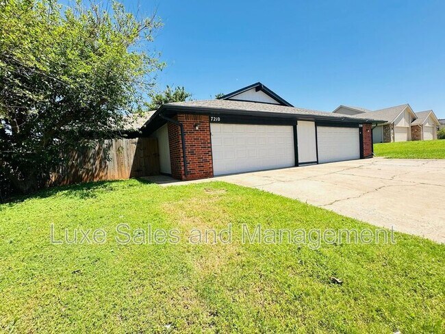 Photo - 7210 Kings Manor Ct