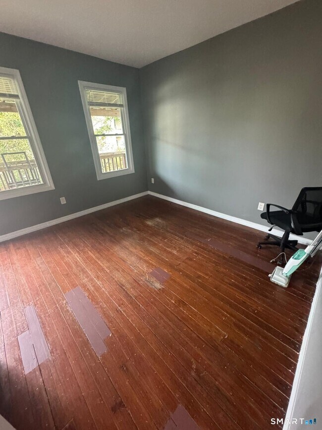 Photo - 182 Hewitt St