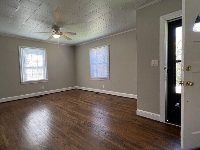 Photo - MOVE-IN READY!