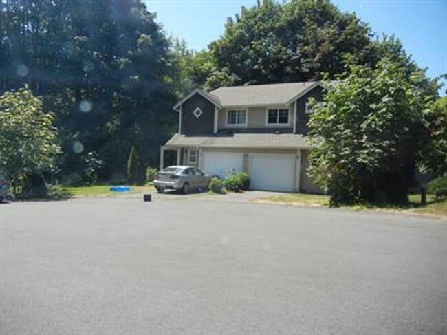 Building Photo - 3 Bedroom 2.5 Bath located in Tumwater