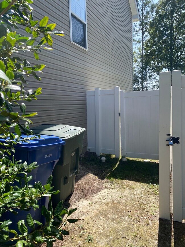 End Unit Townhouse in Pennington Square A... Townhome Rental in