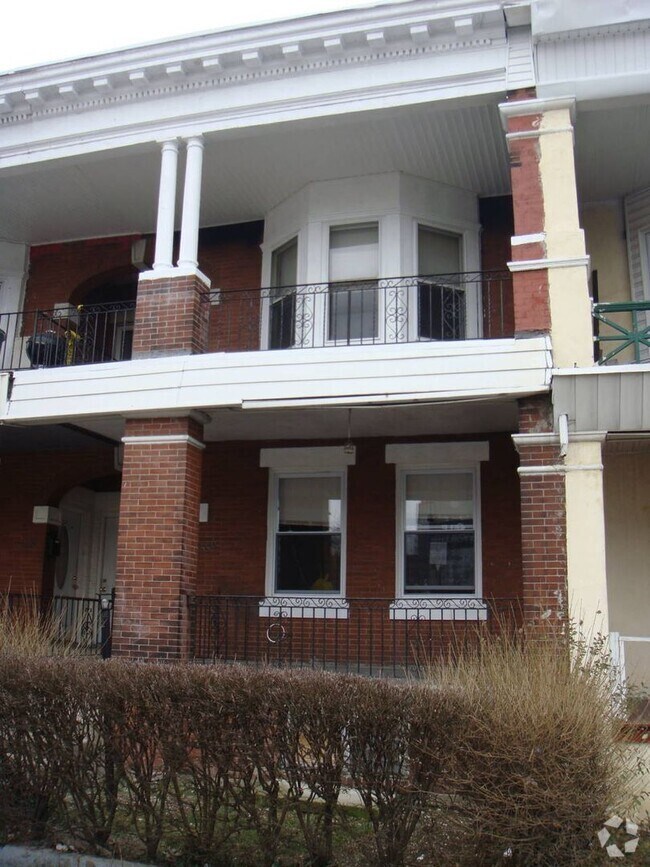 Building Photo - Come see this beauty today Unit 2 Rental