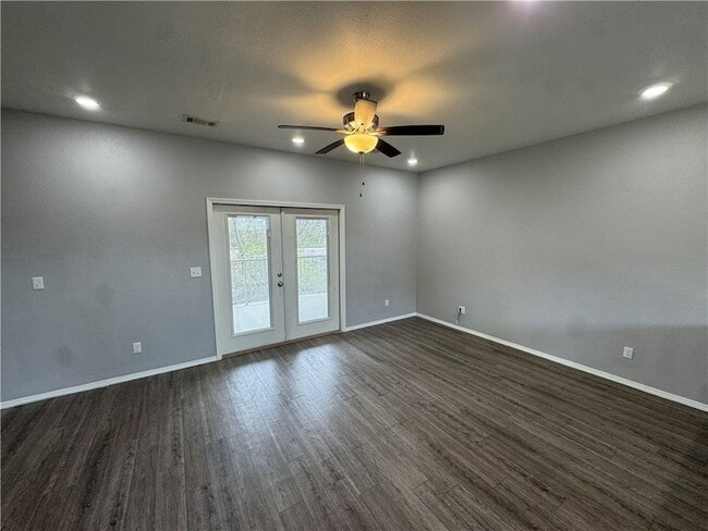 Photo - 1512 S Razorback Rd