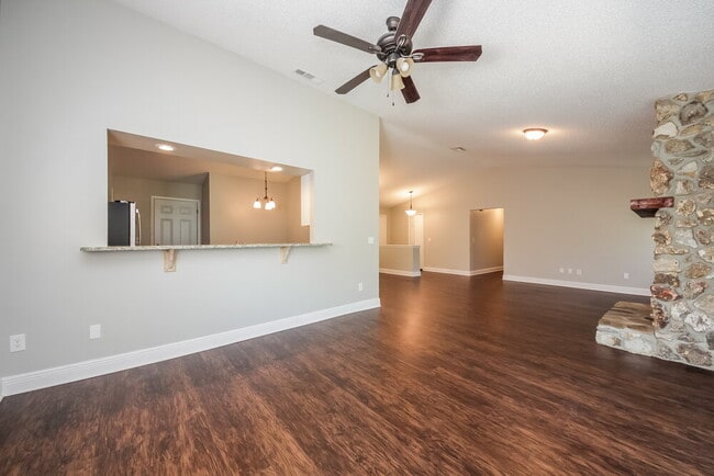 Photo - 312 Dublin Dr