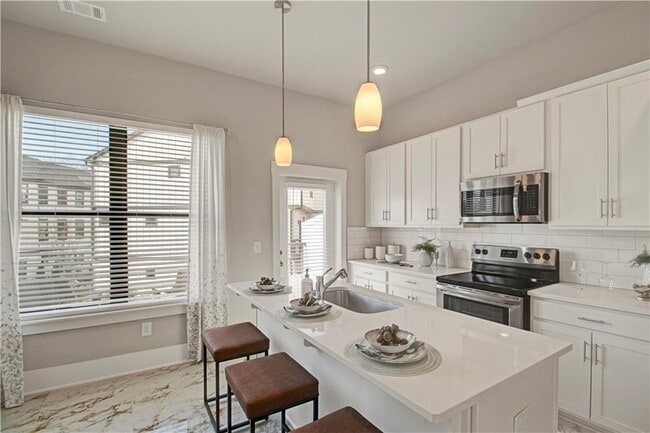 Photo - 2030 Main St NW