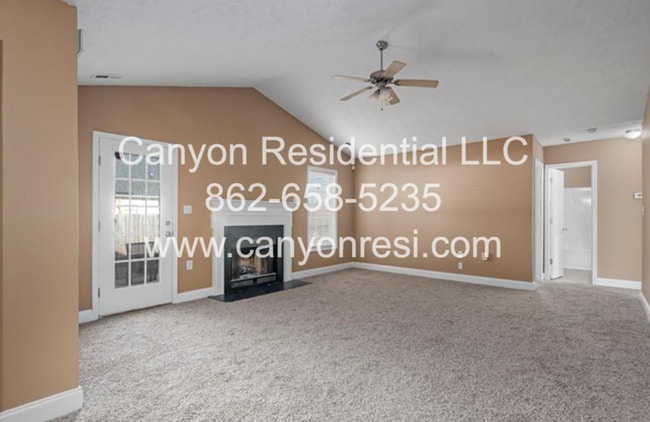 Photo - 141 Kendall Ct