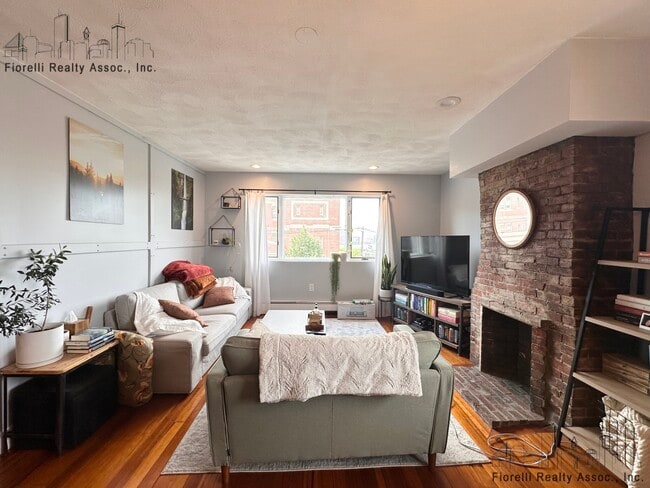 Building Photo - 166 Webster St Unit 3 Rental
