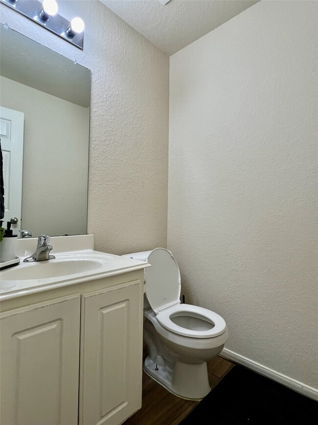 Photo - 839 Westwood Glen Ln