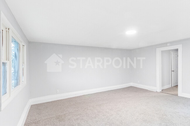 Photo - 2631 Northwestern Pkwy