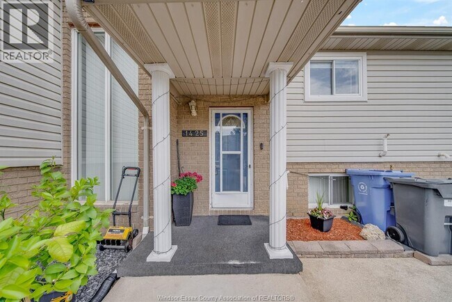 Photo - 1425 Mickaila Cres