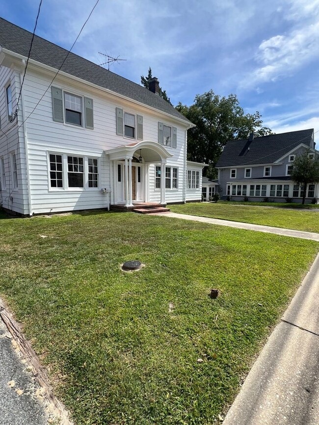 Building Photo - 4 Bedroom Single Family Home in Milton