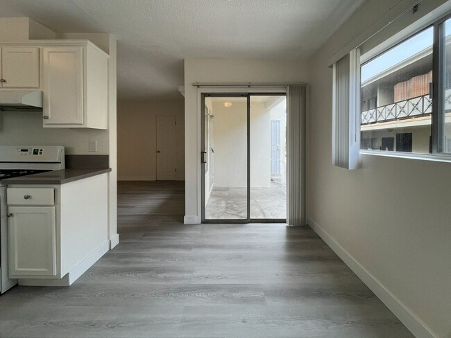 Photo - 2 bed / 2 bath • parking • laundry •  patio • close to SoFi & K Line