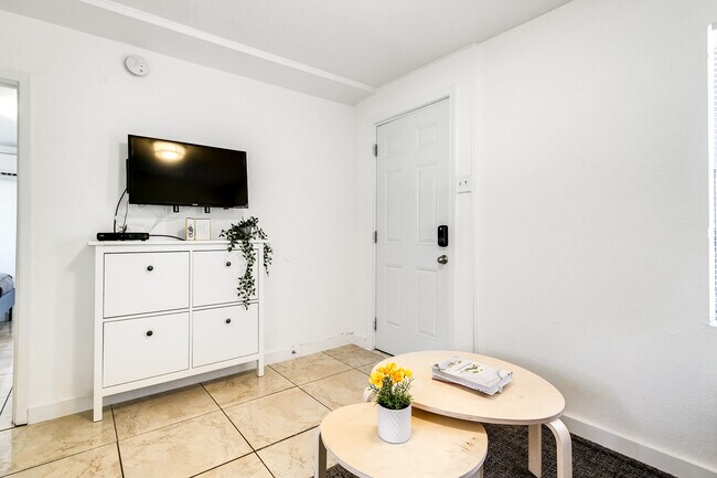 Photo - 3147 SW 17th St