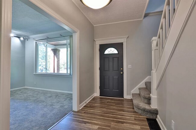 Photo - Gorgeous 3 bed 1.5 bath Westwood.