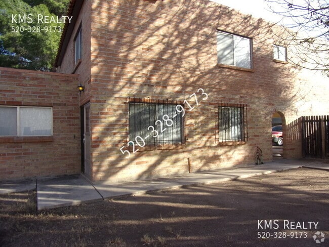 Building Photo - 6609 East Calle Alegria Unit C Rental