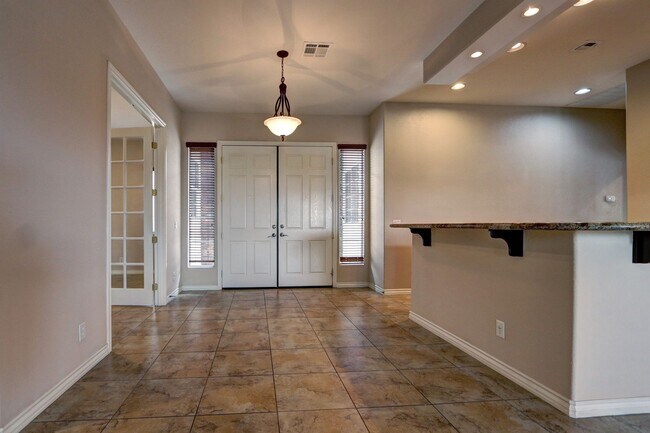 Photo - Lovely 4 bedroom home!