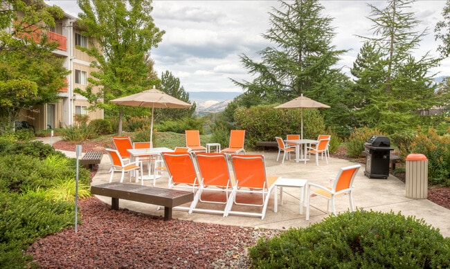 Ashland Hills Courtyard