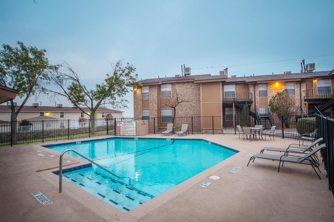 Las Gardenias - Las Gardenias Apartments