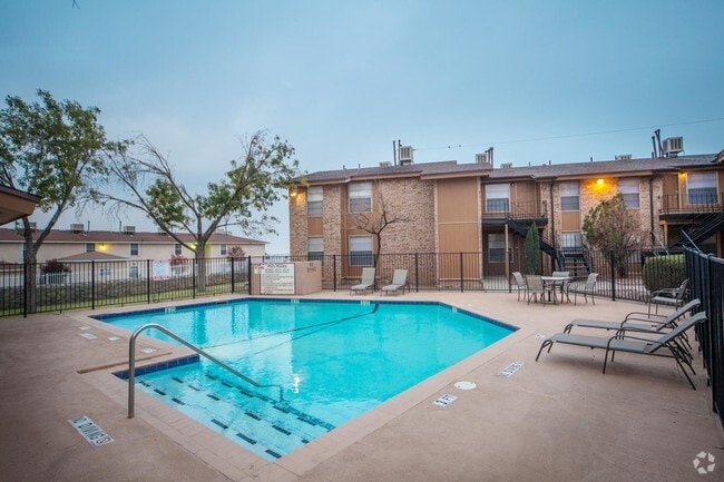 Building Photo - Las Gardenias Rental