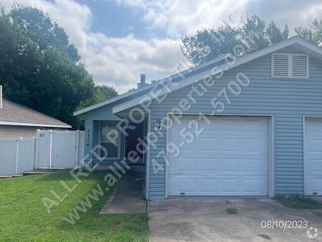 Building Photo - Cozy 2 bedroom 1.5 bath Lawn Maintenance I... Rental