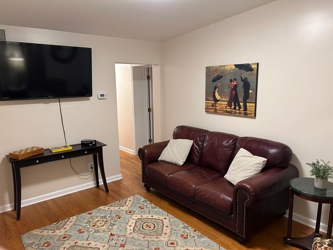 Living roon - 277 Snowden Ln Unit 1