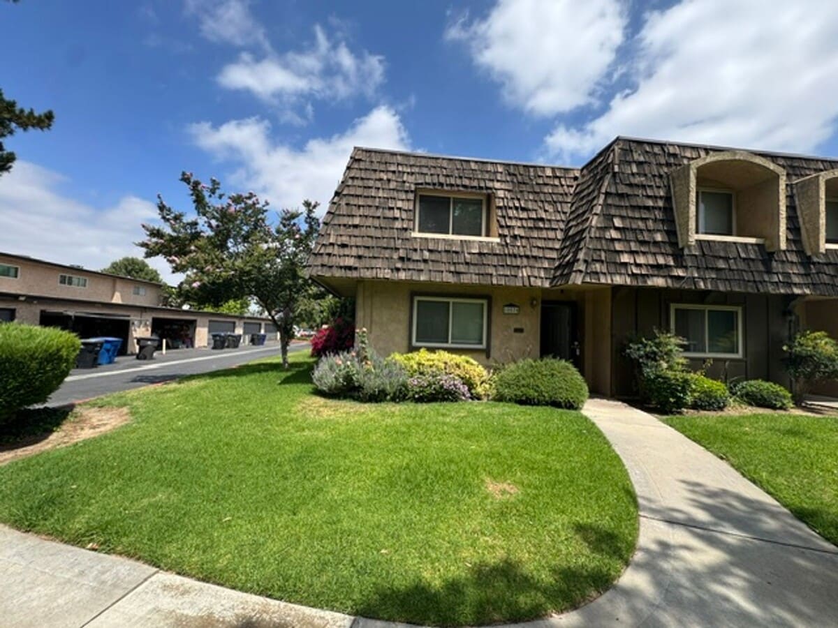 Don’t miss this opportunity to live in one of Riverside’s most convenient locations near the Gall... - Don’t miss this opportunity to live in one of Riverside’s most convenient locations near the Gall...