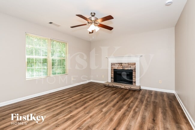 Photo - 380 Pine Tree Dr