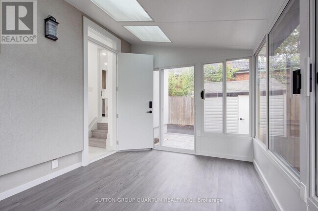 Photo - 95 South Bend Rd E