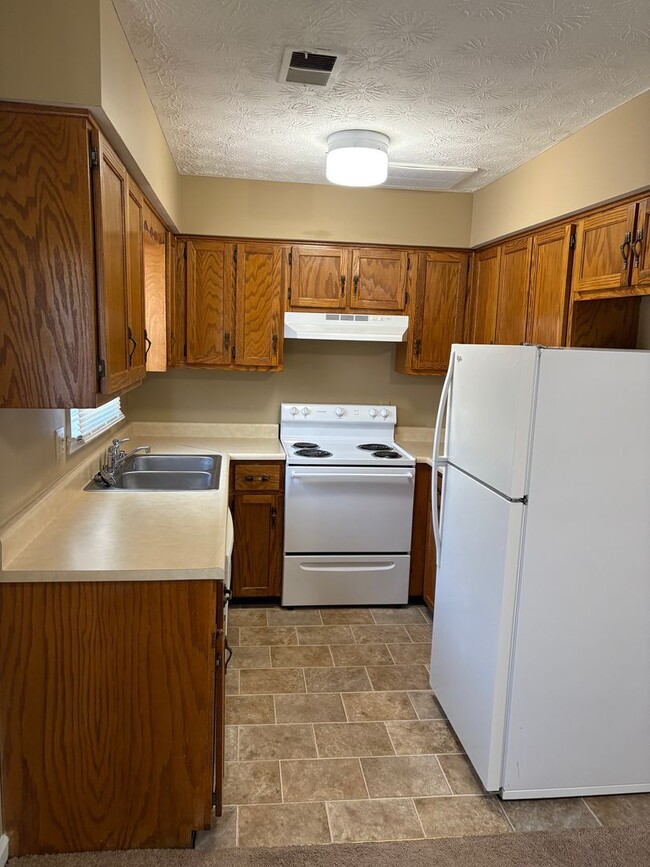 Building Photo - 216 Calumet Dr Unit A