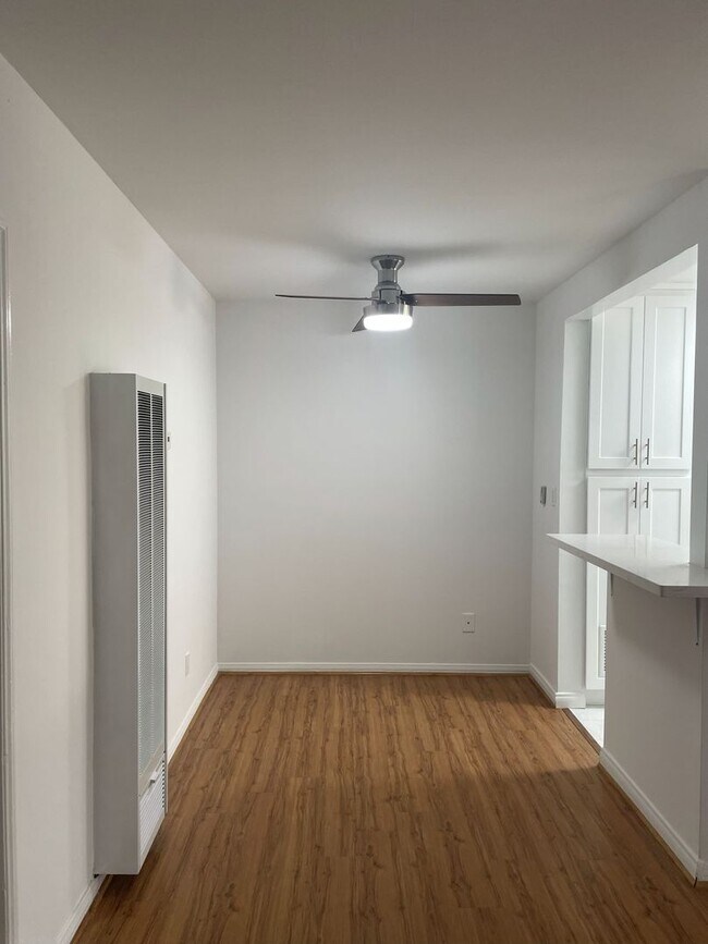 Photo - 232-6 S. Harvard Blvd