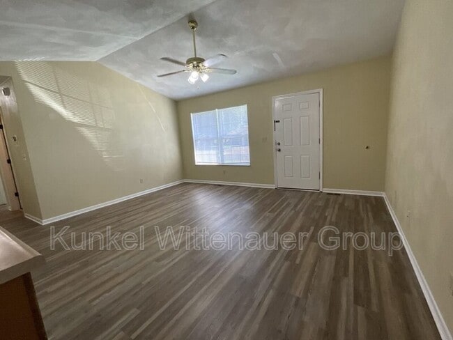Photo - 504 Draco Dr