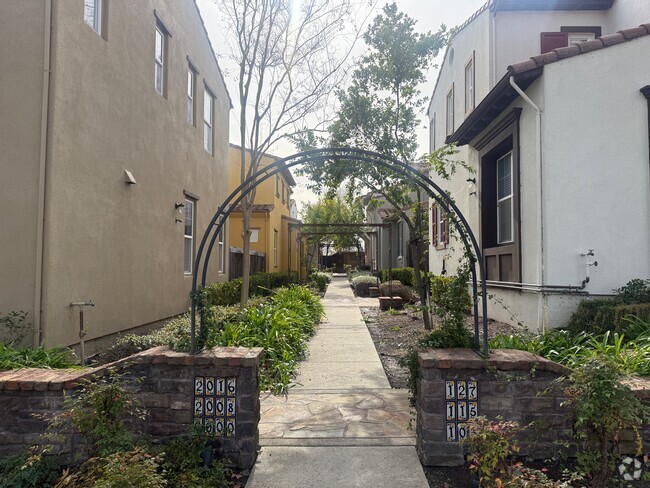 Building Photo - 2016 Maidenhair Way Rental