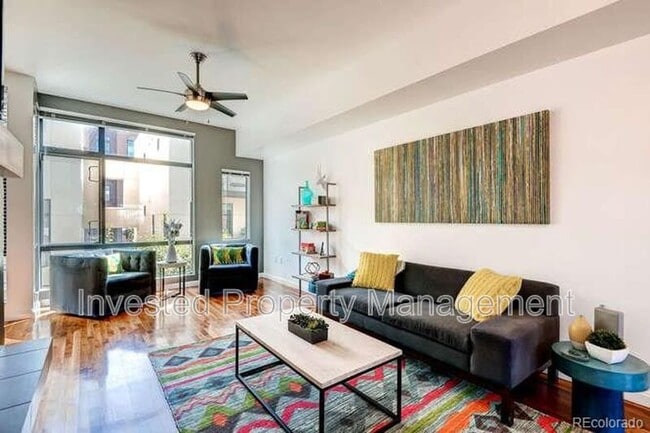 Photo - 2345 Walnut St