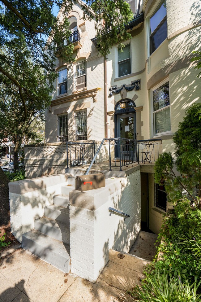 Photo - 1759 Lamont St NW Unit B